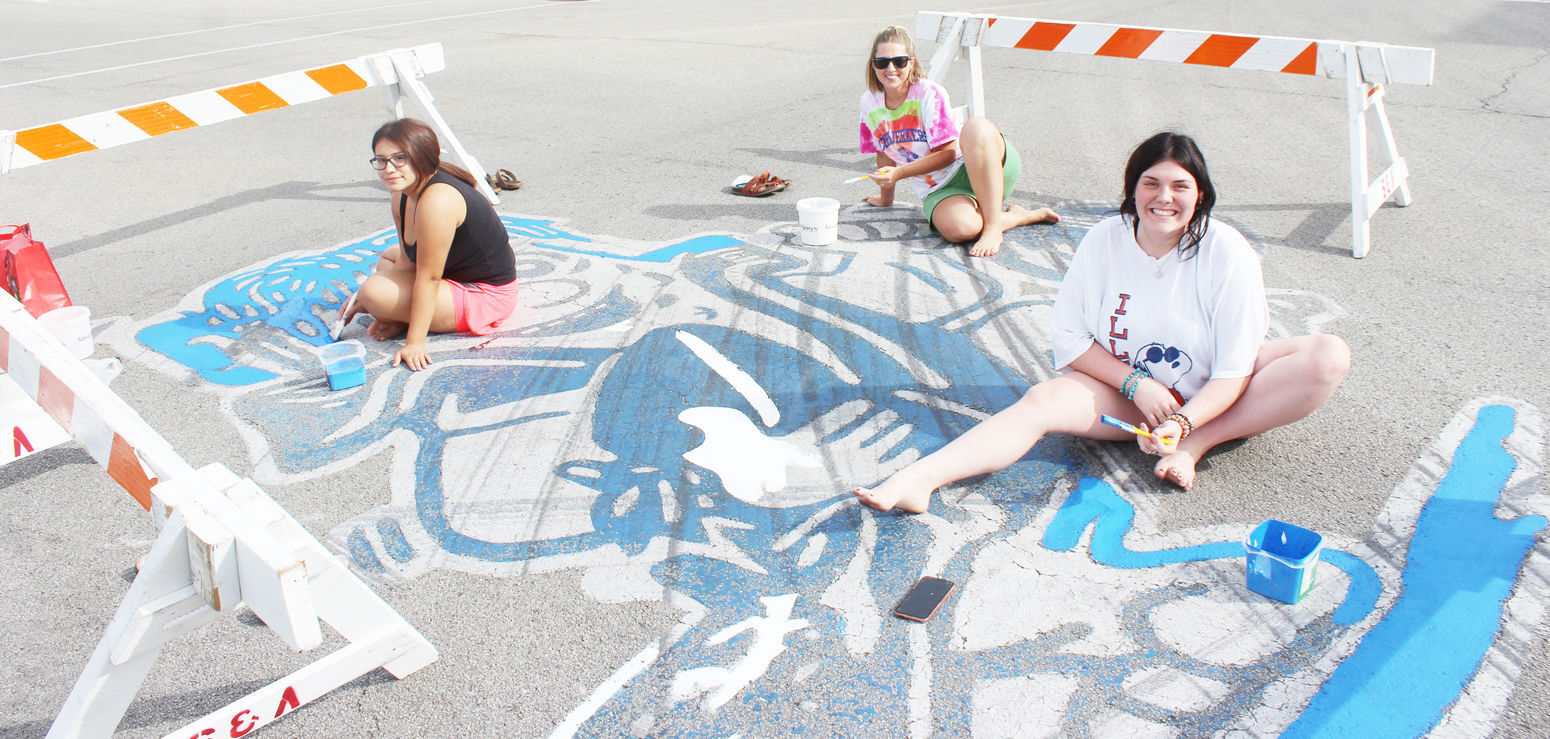 Hoopeston Area High School students repaint downtown ‘Jerky’ logo